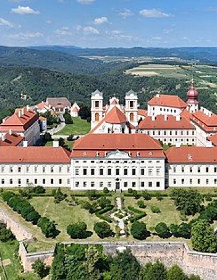 Abbaye bénédictine, Göttweig, Très impressionnante abbaye couleur crème qui domine tout le Danube et la Basse-Autriche
