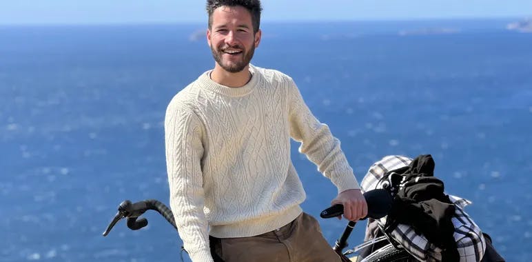 Emmanuel Brault, cofondateur d'Hexplo : Pour que l'émoji voyage soit enfin <green> un vélo </green> !