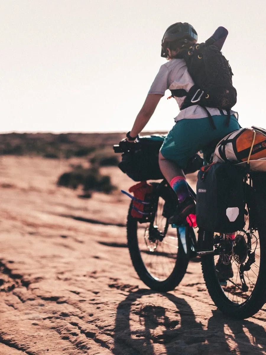 Choisir la bonne <blue>sacoche de bikepacking</blue> : conseils et astuces-image