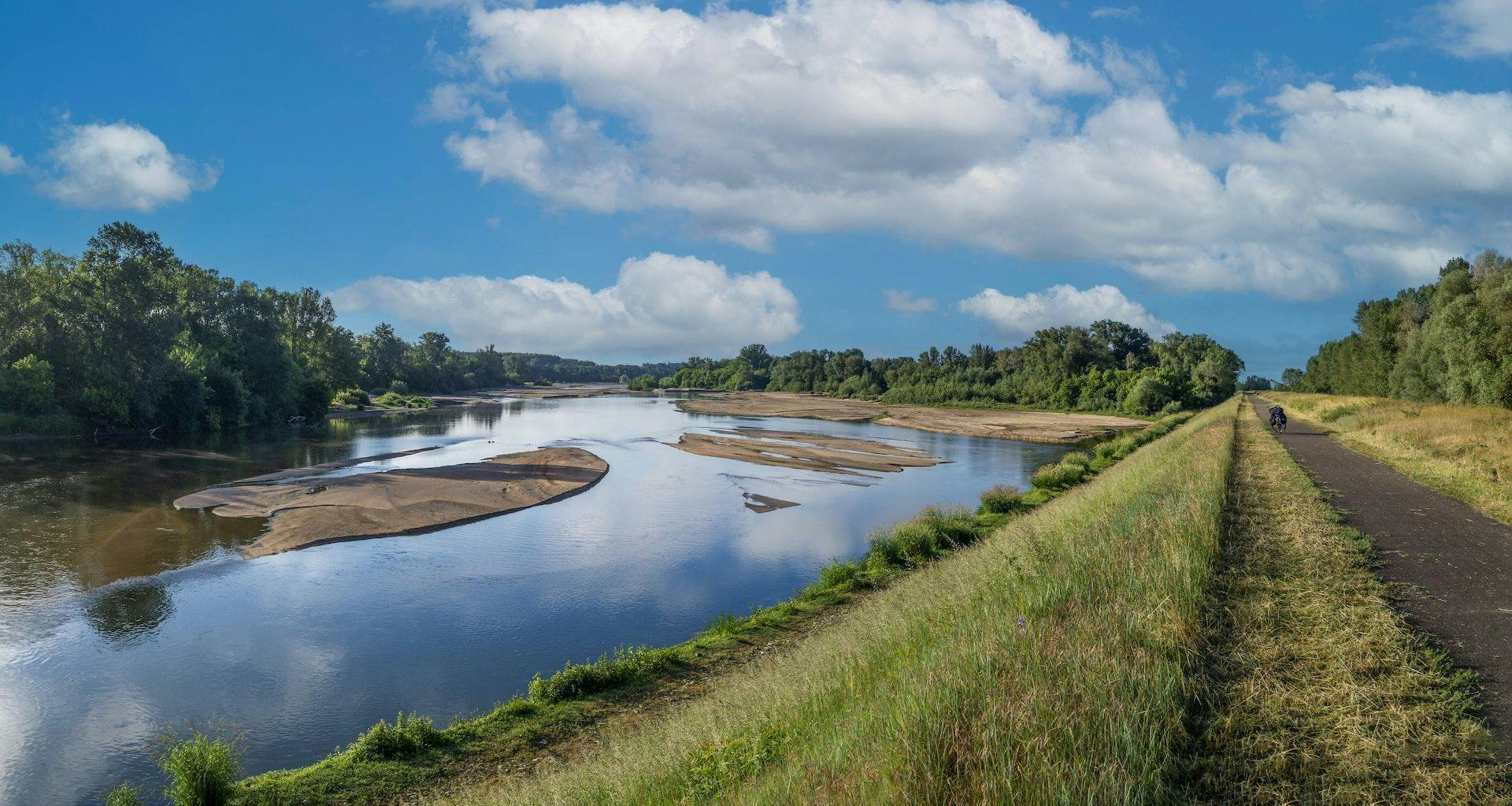 Découvrir la Via Fluvia et ses <green>100 Km de voies vertes entre Loire et Rhône</green>-image