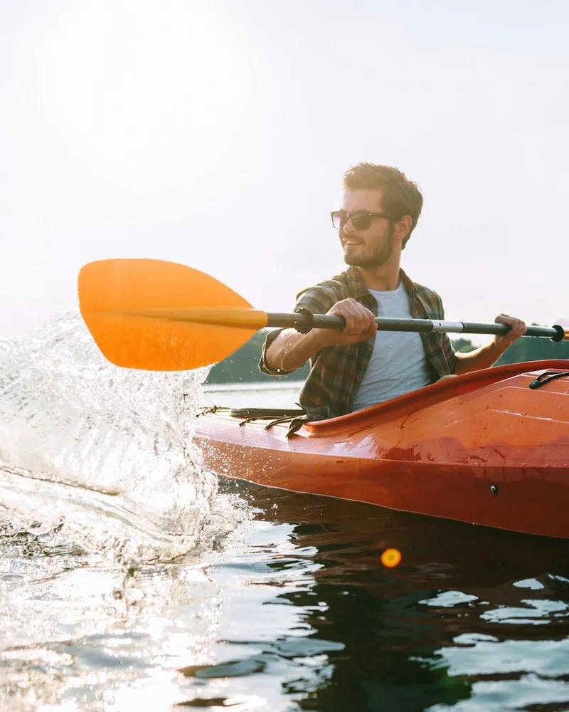 Apprendre à <blue>pagayer en kayak</blue> : tous nos meilleurs conseils-image
