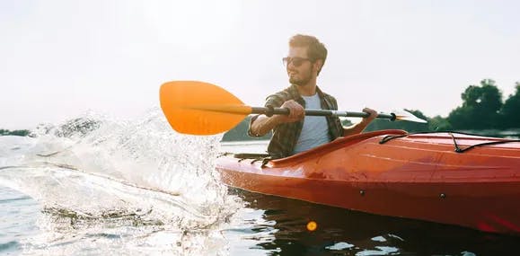 Apprendre à <blue>pagayer en kayak</blue> : tous nos meilleurs conseils