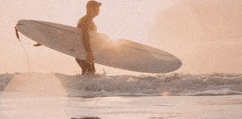 5 idées reçues sur le surf