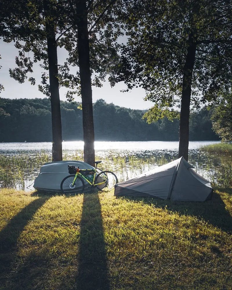 Bien choisir sa <green>tente de bikepacking</green> : entre légèreté et confort-image