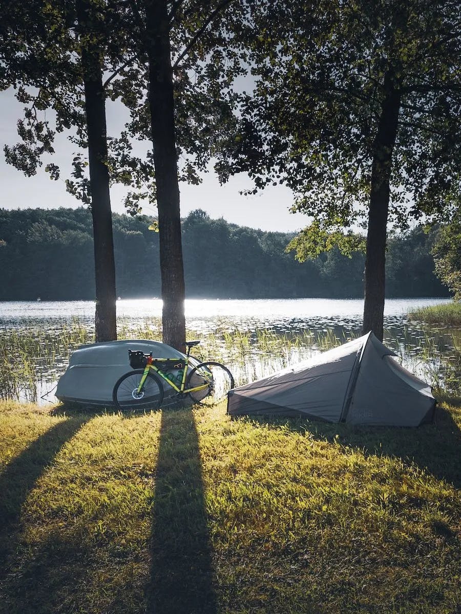 Bien choisir sa <green>tente de bikepacking</green> : entre légèreté et confort-image